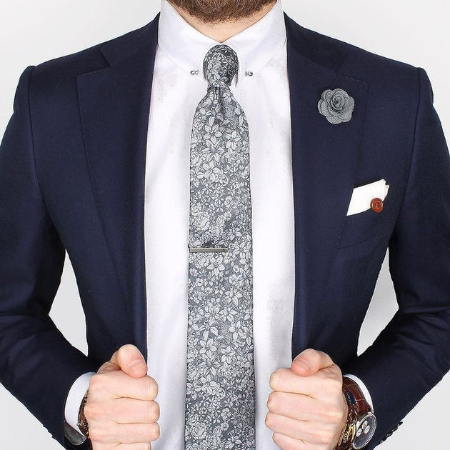 Unleashing the Gentleman's Flair : Collar Bar and Tie Clip Cuffz Unleashing the Gentleman's Flair : Collar Bar and Tie Clip Cuffz